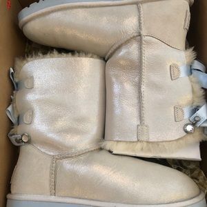 Like new “i do” ugg boots